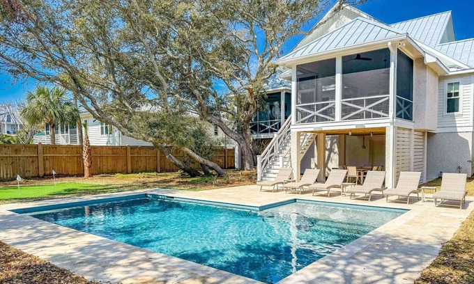 Isle of Palms House | Newly Built Home - Private Pool, Putting Green & Fabulous Screened Porch; 2 Min Walk to Beach Access