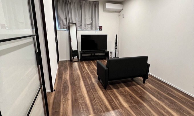 Nishi House | Newly built [KAARA] 3 minutes from the station, near by USJ, Namba, and Umeda!