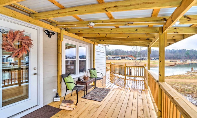 Morganton House | Newly Built Morganton Tiny Home w/Deck!