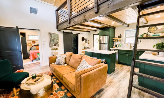 Morganton Cabin | Newly built nature-inspired bohemian cabin close to everything!