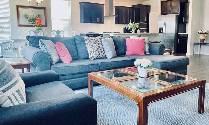 Frederick House | Newly constructed 6 bedroom home