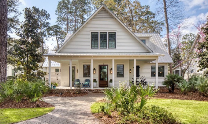 Palmetto Bluff Cottage | NEWLY DECORATED AND A BEDROOM ADDITION -4 BEDROOMS- CLOSE TO ALL AMENITIES.
