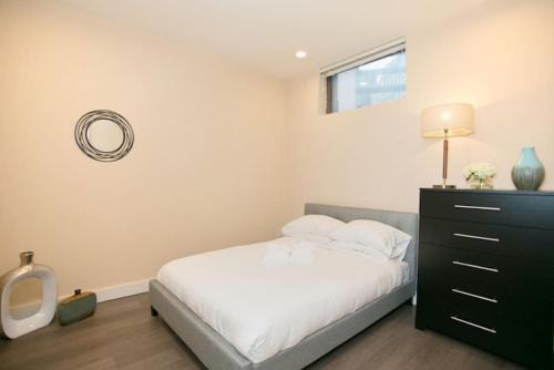 Downtown Boston Apartment | Newly Designed Loft - Fast Wifi - Pet Friendly