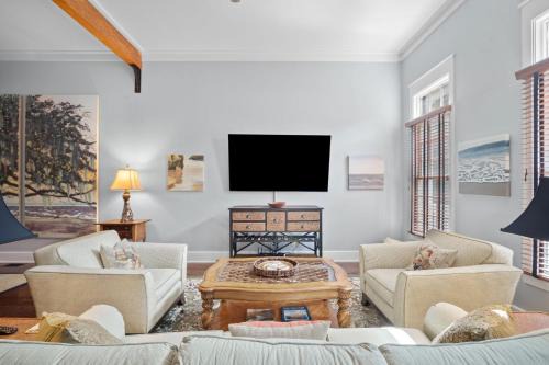 Habersham House | Newly Listed - Charming Retreat in Habersham