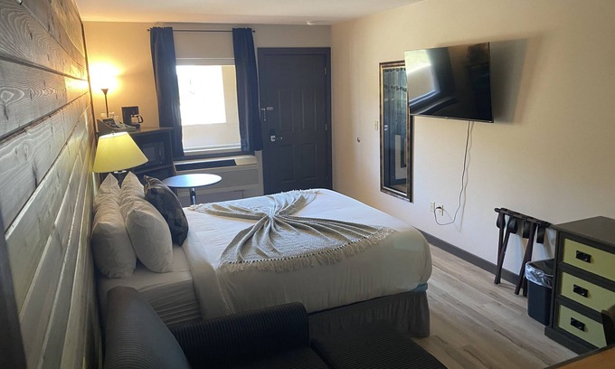 Davenport Apartment | Newly Opened Sunday Bay Resort, Just Minuets from being on/in Lake ROOSEVELT