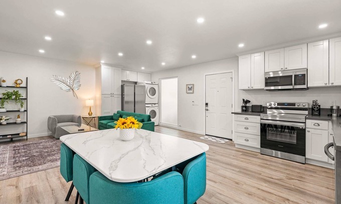 Altadena Apartment | Newly Remodeled 2b2b APT Near Pasadena Old Town