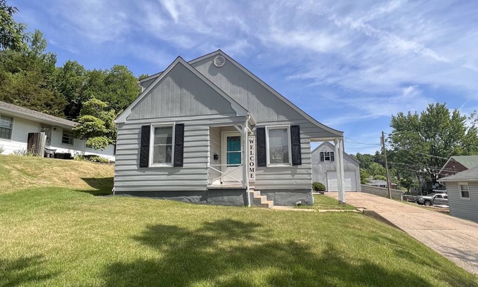Hermann House | Newly remodeled home in Historic Hermann Wine Counrtry.