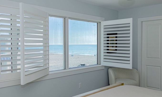 Boca Grande Condo | Newly renovated 2-bedroom beachfront condo in Boca Grande with pool, AC & WiFi