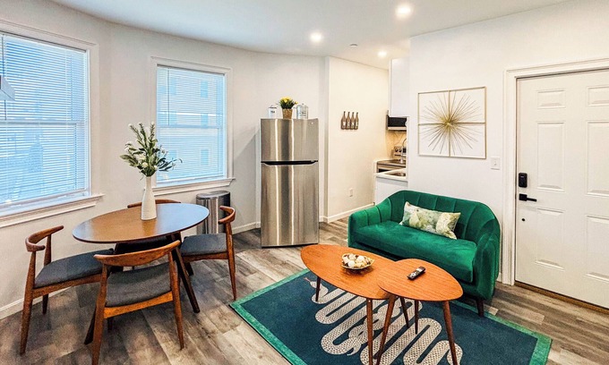 South Boston House | Newly Renovated 2 Bedroom in Southie!