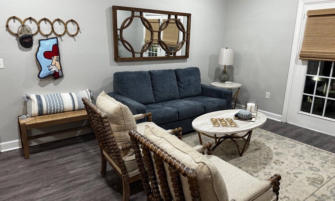 Oxford Condo | Newly renovated 2 bedroom 2 bathroom condo in Oxford with WiFi