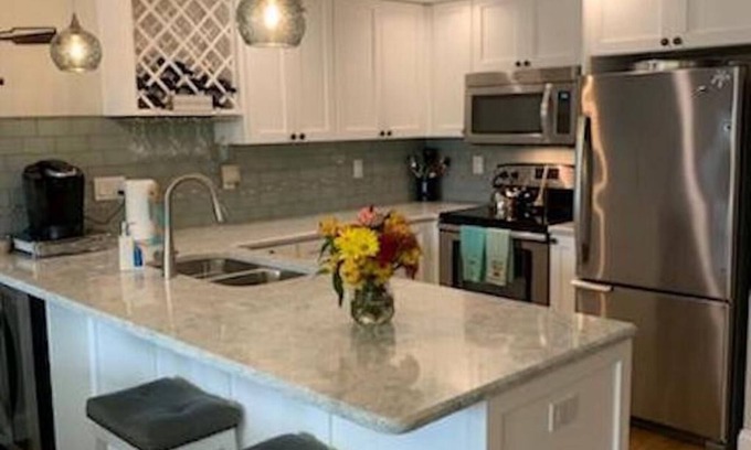 Bay Esplanade Condo | Newly Renovated kitchen, guest and master bathrooms