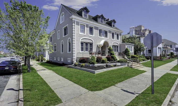 Atlantic City House | Newly Renovated Luxury Oceanfront Mansion with Private Pool, Pickleball Rackets