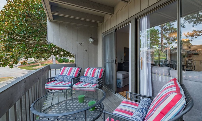 Pinehurst Condo | Newly Renovated Lakeview Condo Complex First Floor Oasis!