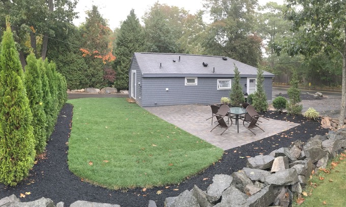 Gloucester Cottage | Newly Renovated One Bedroom Cottage - Walk to Long Beach/Good Harbor Beach