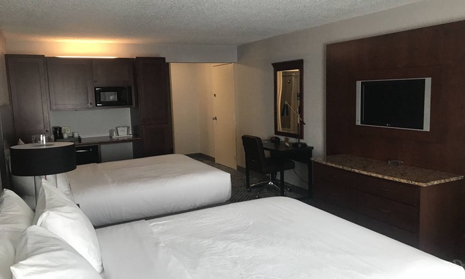 South Bend Hotel | Newly Renovated Privately owned Hotel Room