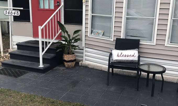 Zephyrhills House | Newly renovated quaint little place