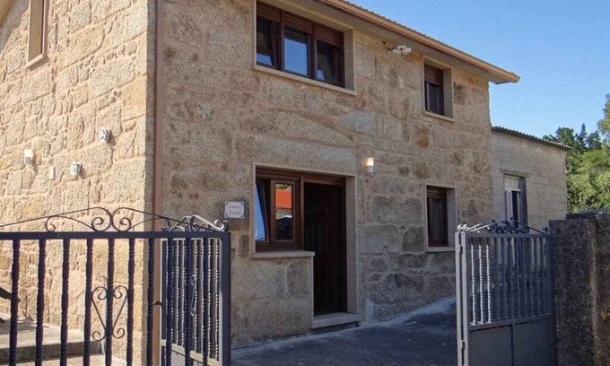 Carnota House | Newly renovated rural house in Canedo with terrace