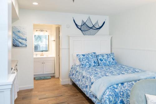 Saint Helena Island House | Newly Renovated Sunsuite! Centrally Located with Resort Access!