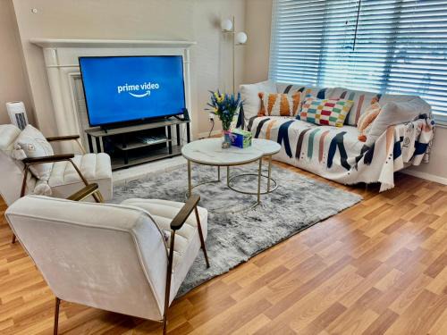 Shoreview Apartment | Nice and tranquil house 7 mins away from SFO