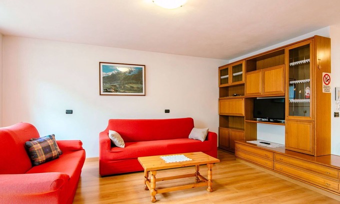 San Giovanni di Fassa Apartment | Nice apartment for 5 guests with WIFI, TV, balcony and parking