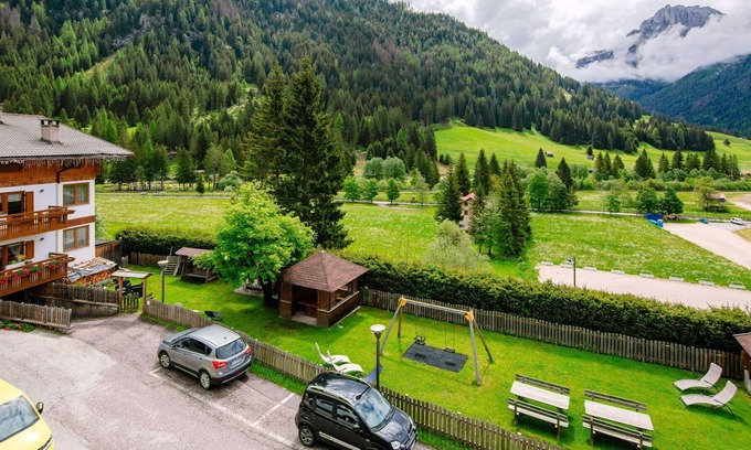 San Giovanni di Fassa Apartment | Nice apartment for 6 guests with WIFI, TV, balcony, pets allowed and parking