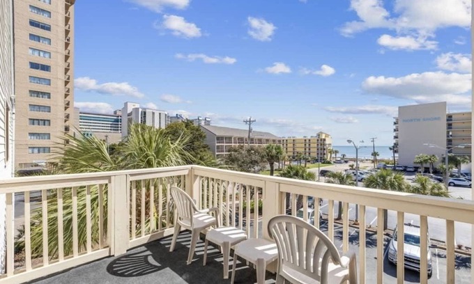 Myrtle Beach Condo | Nice Beach View 2BR,Pool,Sm Dogs ok,D0-1