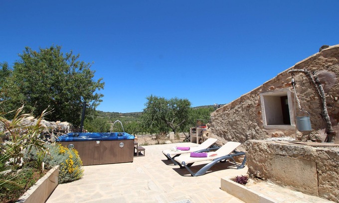 S'alqueria Blanca House | Nice cottage for a couple who loves romantic places!