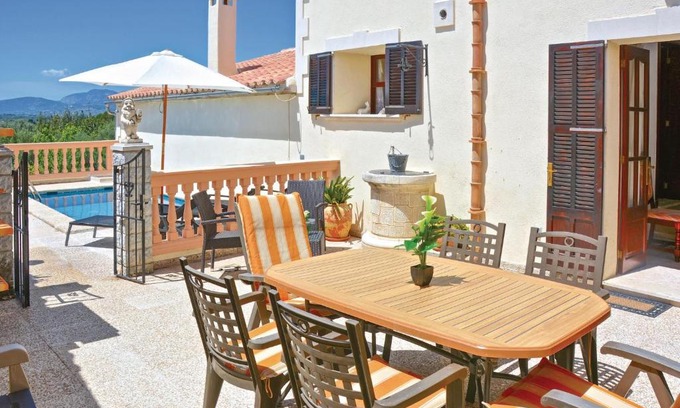 Buger House | Nice home in Bger with 3 Bedrooms, WiFi and Outdoor swimming pool