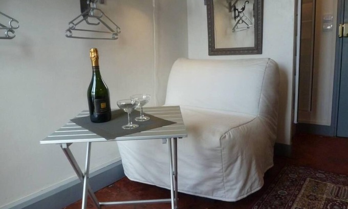 Quartier de la Folie-Mericourt Apartment | Nice little room in the heart of Paris