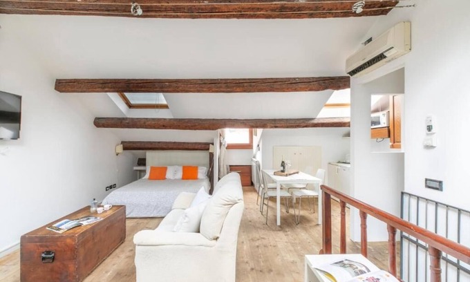 Castello Apartment | Nice Lovely Attic