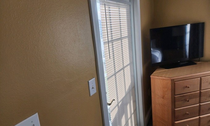 Myrtle Beach Resort | Nice quiet area, 10 min from the beach, indoor/outdoor pools, jacuzzi in room