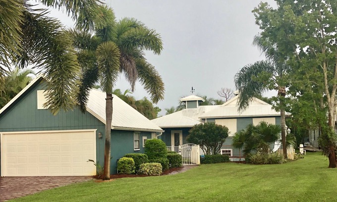 Palm City Apartment | Nicely decorated 1 Bedroom 1 Bathroom Efficiency