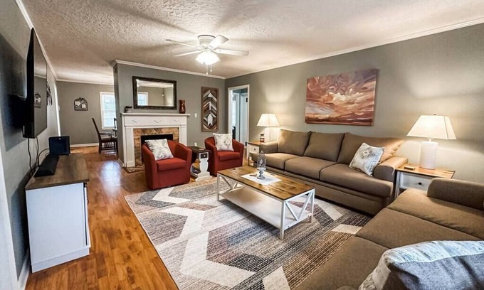 Anniston House | Nichole's Nest