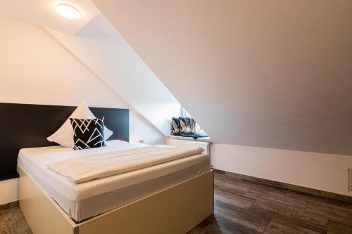 Heide House | Nine Rooms - Serviced Rooms