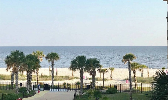 Henderson Point Condo | Nirvana On The beach