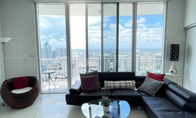 Edgewater Apartment | nMiami 56Floor PENTHOUSE 2bd/2ba with Million Dollar View , ART & Free Parking