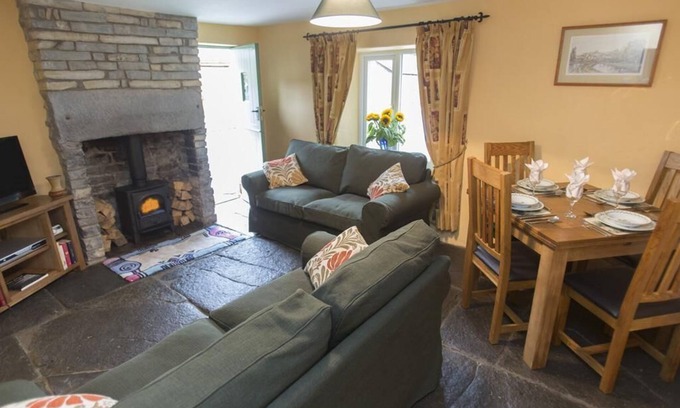 Langport Cottage | No 1 - Withy Cottages