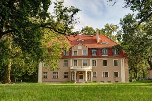 Brzezina House | Noclegi Brzezina pokoje dla firm