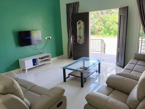 Sik District House | Nok D'Jelutong Homestay Sik Kedah