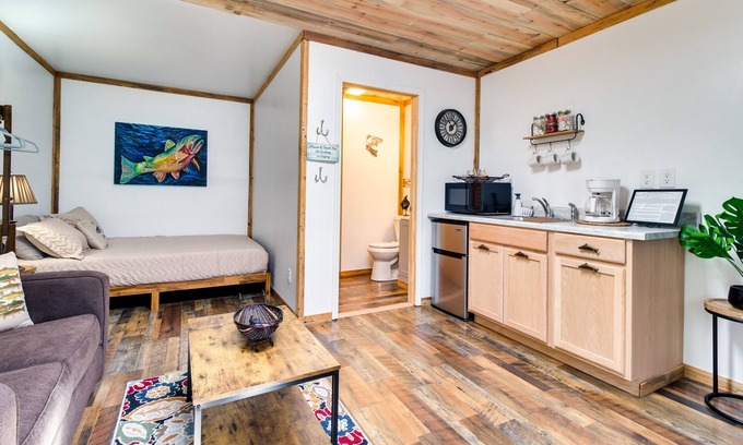 Norfork Apartment | Norfork Studio Escape: Walk to White River!