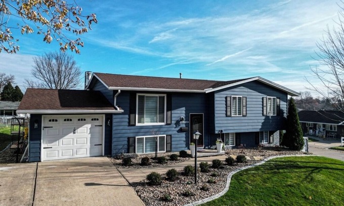 Dubuque House | Norland Getaway, great west end location, Hot Tub-Pet friendly, Arcade!