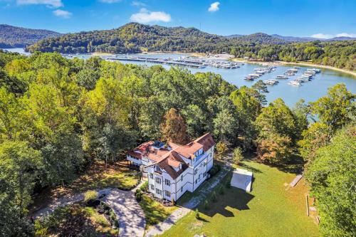 Rock Harbor House | Norris Oasis