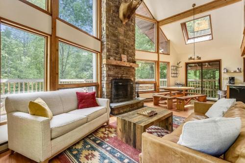 West Bridgewater House | Northeast Passage Chalet