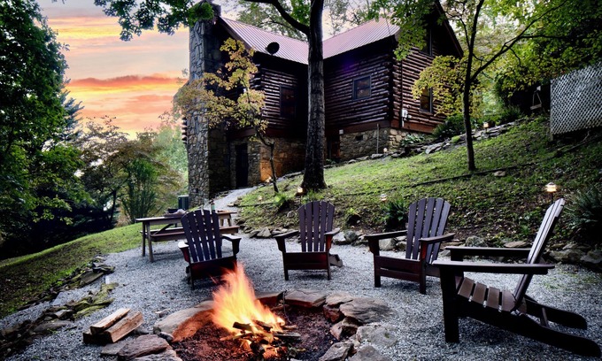 Sylva Cabin | Nov Availability! Amazing Views, Log Cabin, Hot Tub and Fire Pit