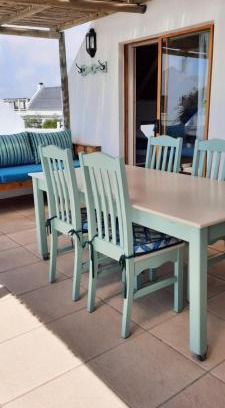 Paternoster Apartment | Nova Vida loft apartment with sea views