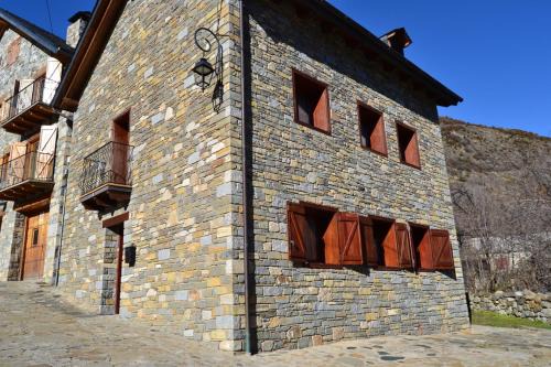 Erill la Vall House | NRY ESTANCES I SERVEIS EL TARTER 2