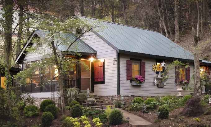 Clayton House | nThe Garden Cottage – A Storybook Retreat in the North Georgia Mountains