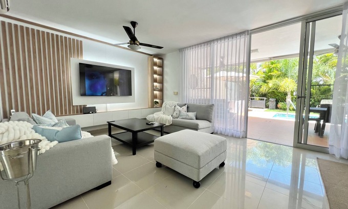 El Soco Villa | Nueva Romana Beach 3Bd Villa, 12px, golf & tennis