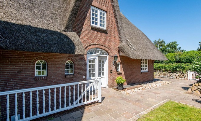 Kampen Apartment | Nuur Hiir Hüs, Whg. 4 - Beach chair. Thatch. Close to nature.