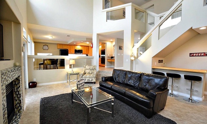 Fort Apache House | NV8876 · Private Pool | Spa | Pool Table | Poker table | Putting Green | Wifi